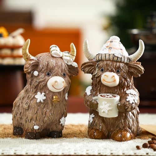 2 Pack Winter Highland Cow Figurine Decor Resin Winter Theme Highland Cow Christmas Gnomes Starfish Resin Christmas Statue for Garden Table Shelf Kitchen Home Decor Calf Gnome Herd Gifts