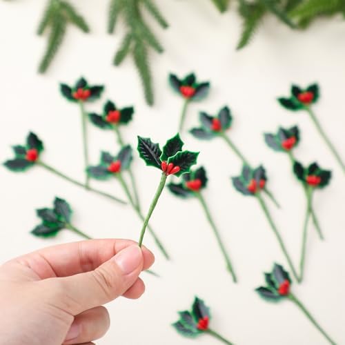 XunYee 48 Pcs Lacquered Holly Picks Artificial Red Holly Berry Stems with Leaves Christmas Holiday Mini Holly Leaves Decorations for Home Christmas Holiday Party Crafts Decoration Gifts